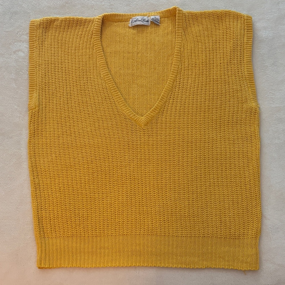 3 for 25! Vintage Allisen Brooke Mustard‎ Knit V-Neck Vest, size small